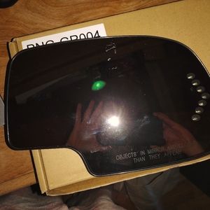 03-06 Silverado Mirror Glass W/ Led Signal And Backing Plate